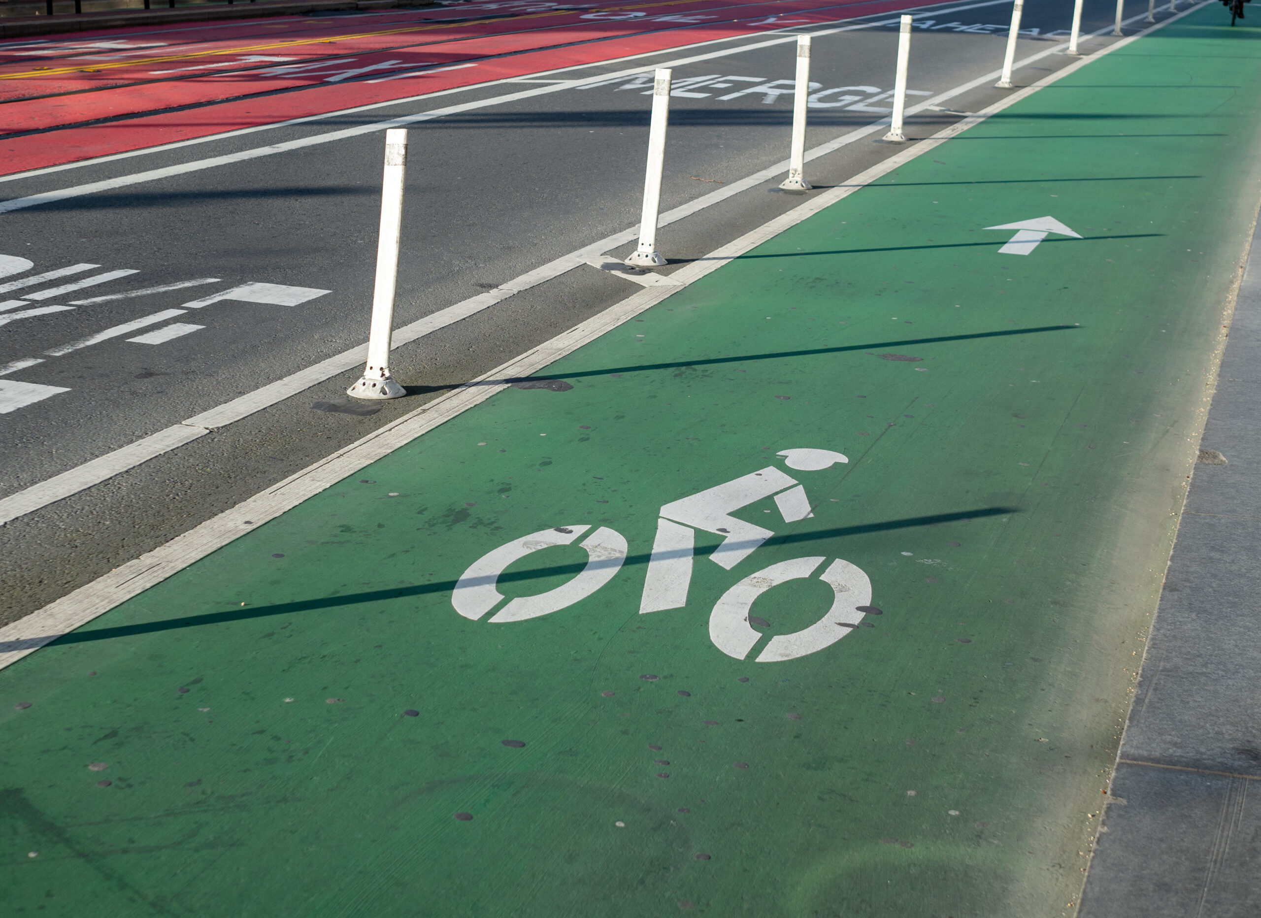 Designated,Green,Bike,Lane,On,A,Busy,Urban,,City,Street