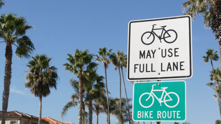 Bike,Route,Green,Road,Sign,In,California,,Usa.,Bicycle,Lane