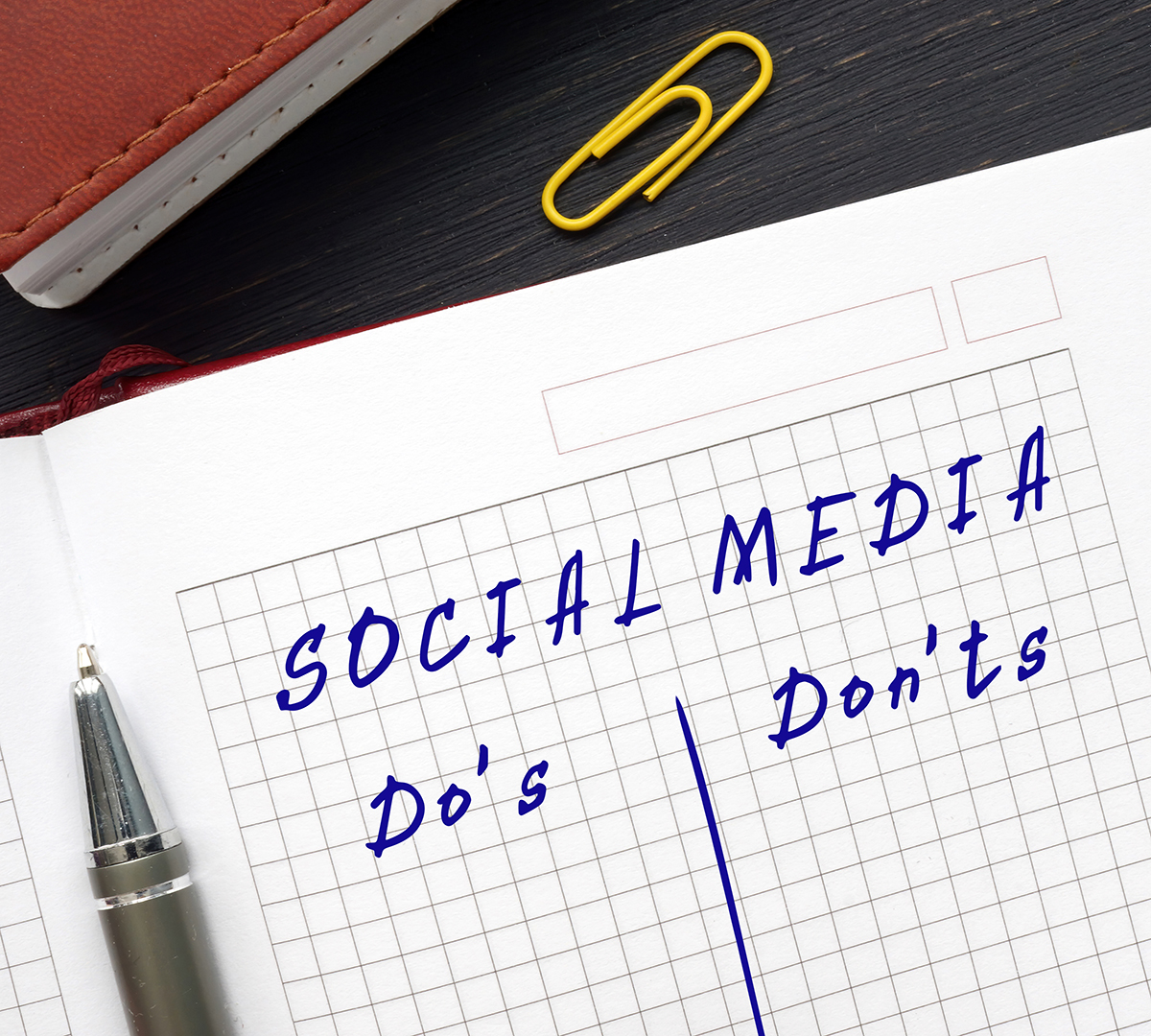 Social,Media,Do's,And,Don'ts,Inscription,On,The,Page.