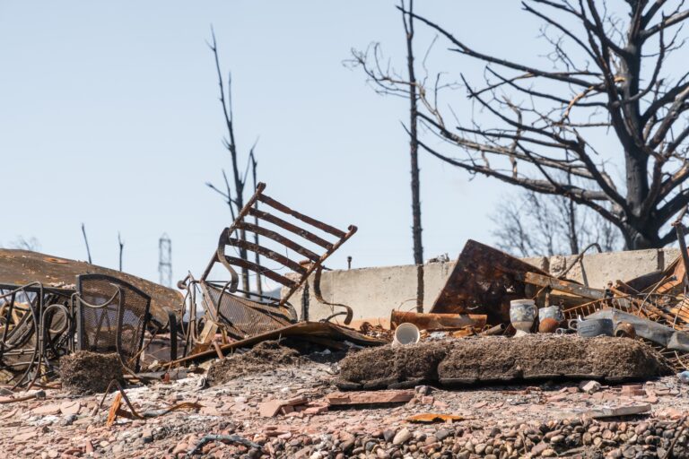 Aftermath,Of,Wildfire,Damage,In,Residential,Neighborhood,With,Complete,Destruction