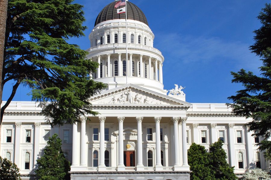 California,State,Capitol,Building,,Front,View,On,Summer,Day